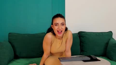 Maya online show from 02/19/25, 06:21