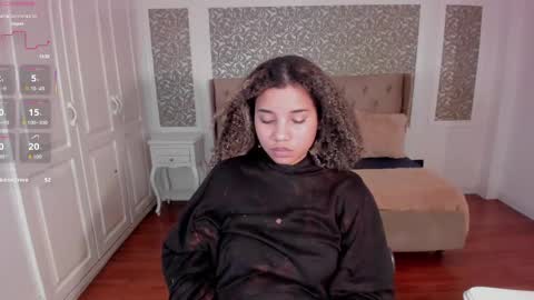 Snapshot of mayaa_ross chatting on 09/18/25, 03:47 Maya online show from 09/18/25, 03:47