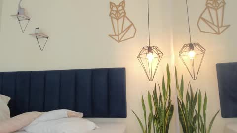 SOFIA online show from 12/01/25, 12:32