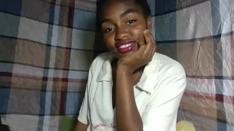 Snapshot of mayajadorelie chatting on 09/10/25, 04:01 charlesia online show from 09/10/25, 04:01
