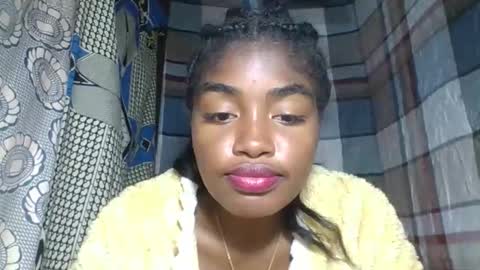Snapshot of mayajadorelie chatting on 09/10/25, 04:07 charlesia online show from 09/10/25, 04:07