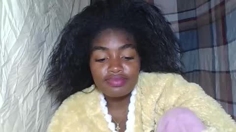 Snapshot of mayajadorelie chatting on 09/14/25, 09:14 charlesia online show from 09/14/25, 09:14