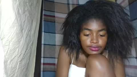 Snapshot of mayajadorelie chatting on 09/15/25, 03:12 charlesia online show from 09/15/25, 03:12