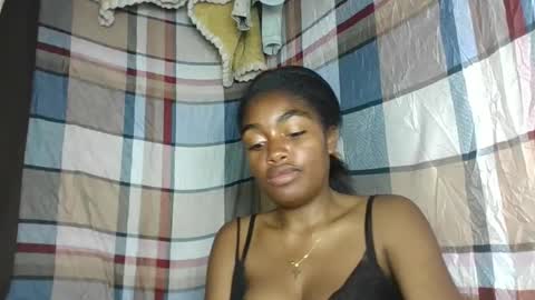 Snapshot of mayajadorelie chatting on 09/17/25, 10:55 charlesia online show from 09/17/25, 10:55