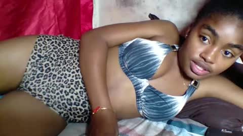 Snapshot of mayajadorelie chatting on 10/18/25, 04:37 charlesia online show from 10/18/25, 04:37