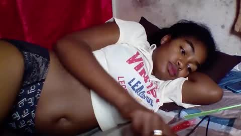 Snapshot of mayajadorelie chatting on 10/19/25, 01:50 charlesia online show from 10/19/25, 01:50