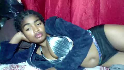 Snapshot of mayajadorelie chatting on 10/31/25, 10:33 charlesia online show from 10/31/25, 10:33