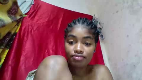 Snapshot of mayajadorelie chatting on 12/05/25, 04:25 charlesia online show from 12/05/25, 04:25