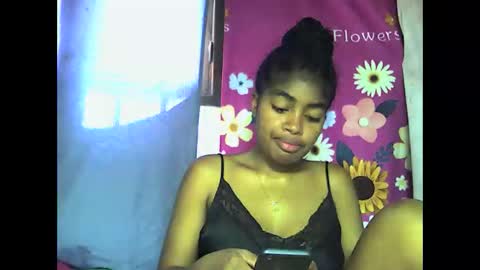 Snapshot of mayajadorelie chatting on 12/16/25, 10:42 charlesia online show from 12/16/25, 10:42