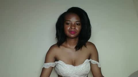 mayalabelle online show from 12/01/25, 02:49