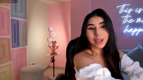 Maya online show from 11/01/25, 04:14