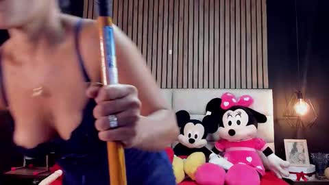 Snapshot of mayarusell01 chatting on 09/28/25, 10:53 Nicolle Ruselle Hello my lovely schedule for great fun from 630 am and end 800 pm Colombian time I wait for you online show from 09/28/25, 10:53