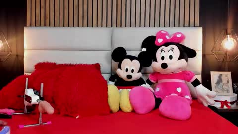 Snapshot of mayarusell01 chatting on 09/30/25, 06:57 Nicolle Ruselle Hello my lovely schedule for great fun from 630 am and end 800 pm Colombian time I wait for you online show from 09/30/25, 06:57