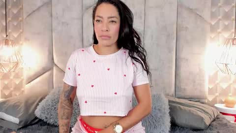 Snapshot of mayarusell01 chatting on 10/12/25, 12:48 Nicolle Ruselle Hello my lovely schedule for great fun from 630 am and end 800 pm Colombian time I wait for you online show from 10/12/25, 12:48