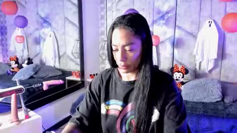 Snapshot of mayarusell01 chatting on 10/18/25, 12:39 Nicolle Ruselle Hello my lovely schedule for great fun from 630 am and end 800 pm Colombian time I wait for you online show from 10/18/25, 12:39