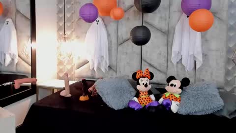 Snapshot of mayarusell01 chatting on 10/27/25, 11:25 Nicolle Ruselle Hello my lovely schedule for great fun from 630 am and end 800 pm Colombian time I wait for you online show from 10/27/25, 11:25