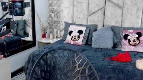 Snapshot of mayarusell01 chatting on 11/17/25, 03:40 Nicolle Ruselle Hello my lovely schedule for great fun from 630 am and end 800 pm Colombian time I wait for you online show from 11/17/25, 03:40