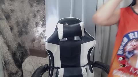 Snapshot of mayasally_ chatting on 02/17/26, 10:01 mayasally_ online show from 02/17/26, 10:01