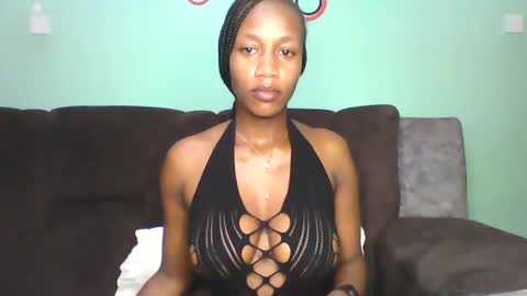 Snapshot of mayasmiley_ chatting on 04/04/26, 06:33 prettydoll online show from 04/04/26, 06:33