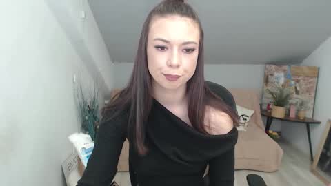 Snapshot of mayawill chatting on 12/16/25, 09:20 mayawill online show from 12/16/25, 09:20