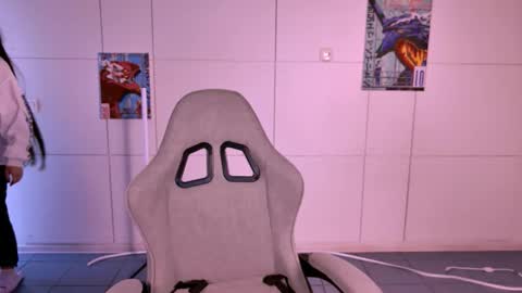 maybloom_ online show from 11/27/25, 05:26