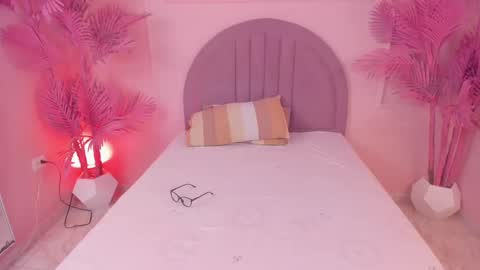 mayevanss online show from 10/01/25, 03:45