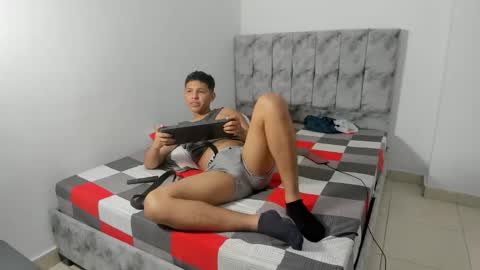 Snapshot of maykyboyx chatting on 03/02/26, 11:33 Mayky... online show from 03/02/26, 11:33