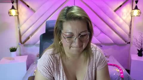 Mailyn online show from 01/28/25, 01:50