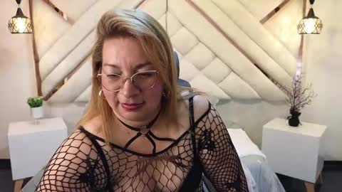 Mailyn online show from 02/13/25, 08:55