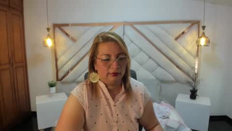 Mailyn online show from 03/08/25, 09:29