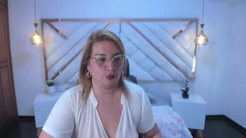 Mailyn online show from 03/11/25, 06:08