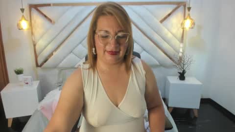 Mailyn online show from 03/12/25, 09:03