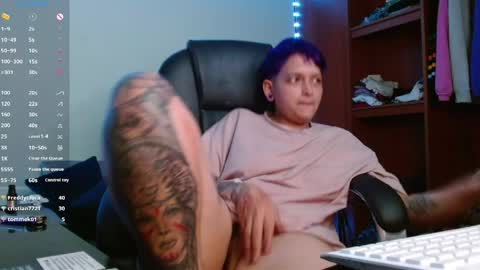 Snapshot of maylyy_kan chatting on 05/08/26, 01:33 Mayle kan online show from 05/08/26, 01:33