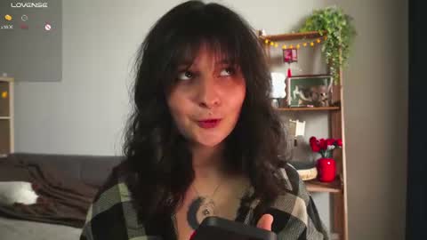 Snapshot of maymary_ chatting on 06/25/26, 06:18 Mary . online show from 06/25/26, 06:18