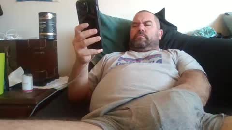 Snapshot of mayoramx chatting on 12/17/24, 08:43 Dad bod 43 online show from 12/17/24, 08:43