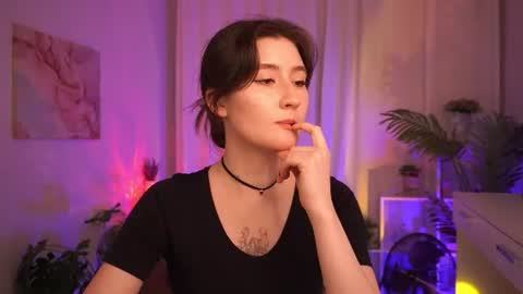 Snapshot of mayshawty chatting on 06/18/26, 01:15 May online show from 06/18/26, 01:15