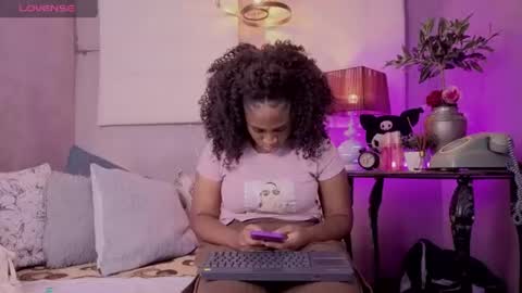 Snapshot of mayte_williamsath chatting on 07/22/26, 12:19 Maite online show from 07/22/26, 12:19