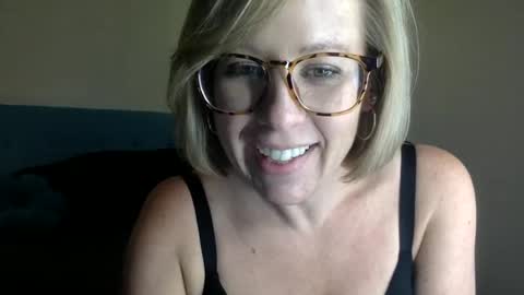 Snapshot of mayzie_mac chatting on 07/03/26, 08:59 mayzie_mac online show from 07/03/26, 08:59