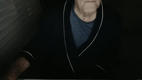 Snapshot of mbeastie chatting on 01/08/25, 02:35 Beastie online show from 01/08/25, 02:35