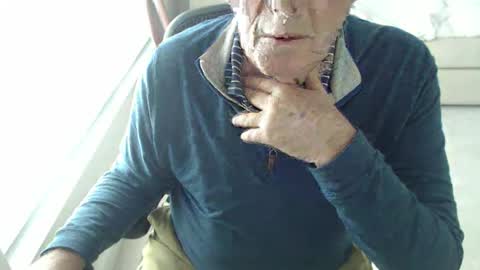 Snapshot of mbeastie chatting on 03/11/25, 07:25 Beastie online show from 03/11/25, 07:25