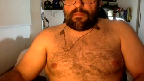 Snapshot of mbotve chatting on 06/17/26, 07:44 VzlaMan online show from 06/17/26, 07:44