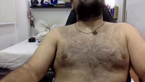 Snapshot of mbotve chatting on 07/13/26, 12:13 VzlaMan online show from 07/13/26, 12:13