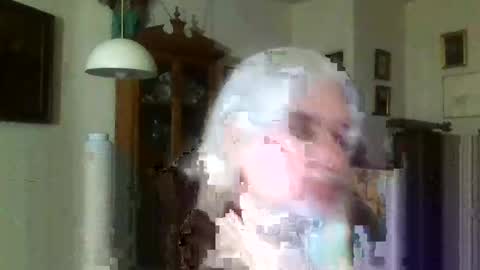 Snapshot of mc_manu chatting on 12/24/24, 11:33 Manu online show from 12/24/24, 11:33