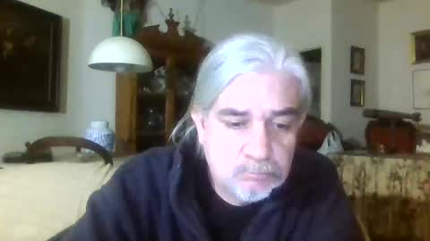 Snapshot of mc_manu chatting on 01/05/25, 10:19 Manu online show from 01/05/25, 10:19