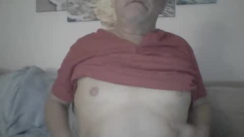 Snapshot of mcft61 chatting on 11/27/25, 05:42 mcft61 online show from 11/27/25, 05:42