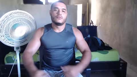 Snapshot of mcgregor_sexhot chatting on 01/10/25, 03:58 Mcgregor online show from 01/10/25, 03:58