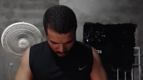 Snapshot of mcgregor_sexhot chatting on 11/12/25, 02:12 Mcgregor online show from 11/12/25, 02:12