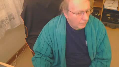 Snapshot of mcswis6 chatting on 01/07/25, 06:48 mcswis6 online show from 01/07/25, 06:48