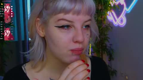 Snapshot of me1roze chatting on 04/10/26, 07:57 Roze online show from 04/10/26, 07:57