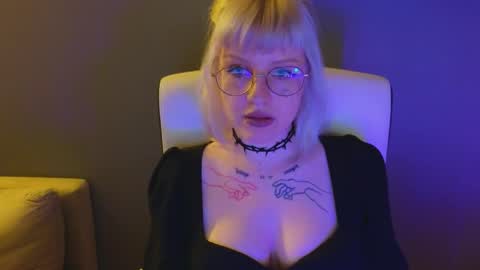 Snapshot of me1roze chatting on 05/10/26, 10:59 Roze online show from 05/10/26, 10:59